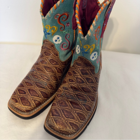 Ariat Tombstone Cowboy Boots Girls Size 12 Brown Turquoise
Western Style - Picture 2 of 12